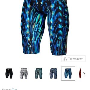 TYR Mens genesis crystal tech suit. Size 25